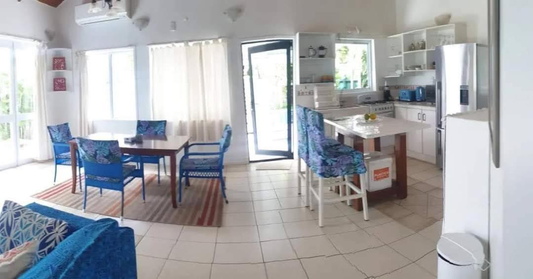 Are Tamareni 2Br Beach Cottage Or River Studio Avarua Pokoj fotografie